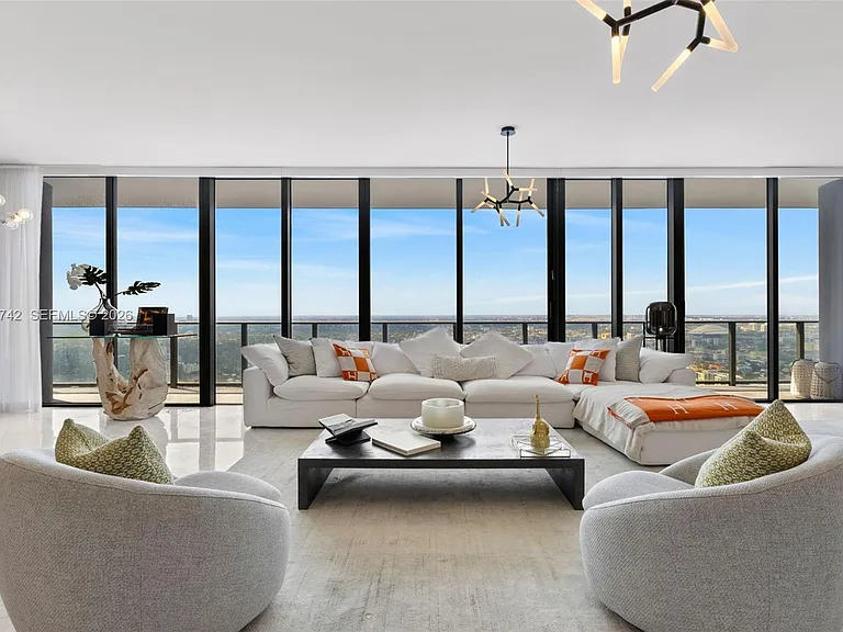 1000 Brickell Plz #Penthouse 5304 — Photo 4
