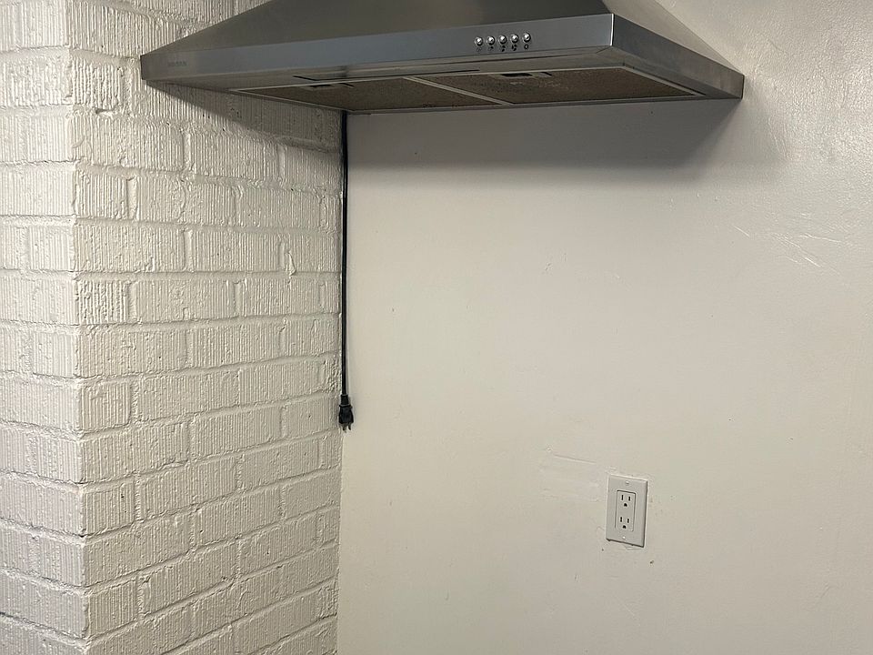 1st image of 4030 W 136th St APT C