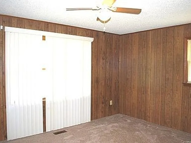 705 Mapleleaf Ln — Photo 14
