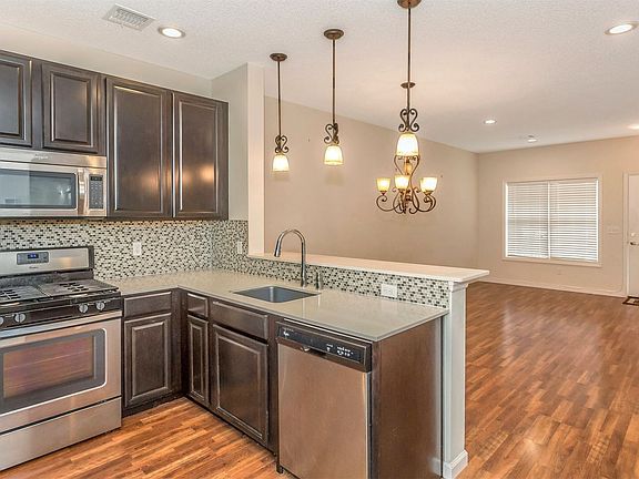 5th image of 52 Clubhouse Cir #52