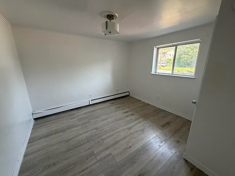 76 Wilson Ave — Photo 5