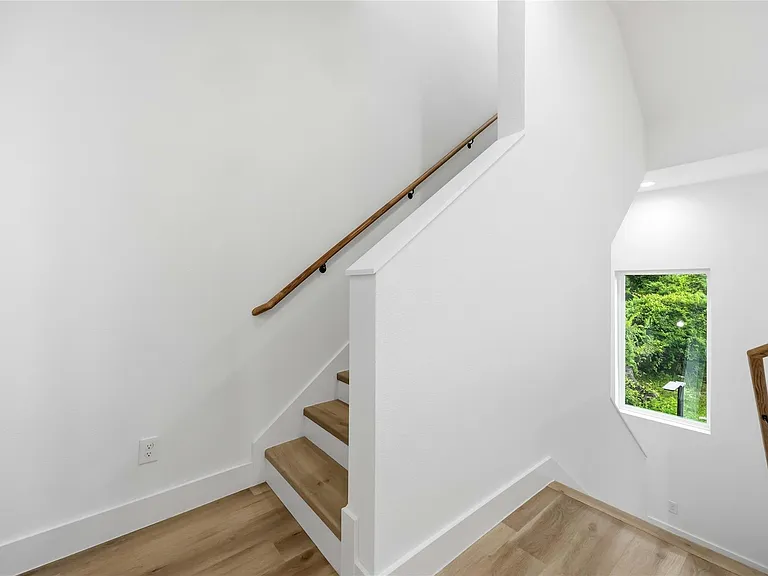 6627 Katarani Dr — Photo 9