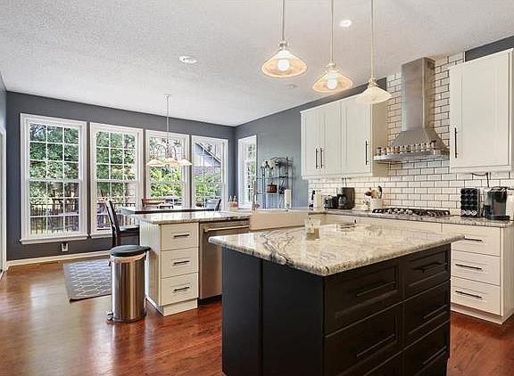 3rd image of 5624 Meadow Ct S