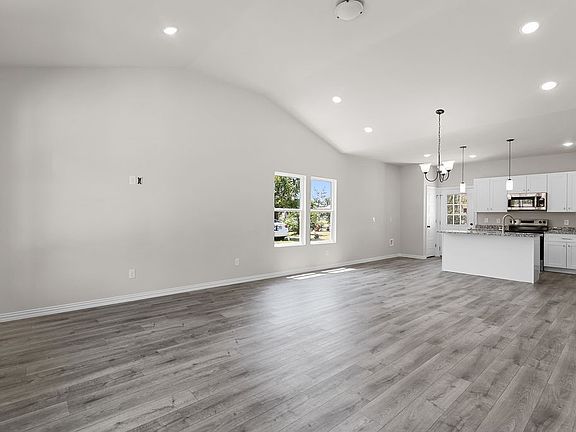 5th image of 403 N Hansbarger St
