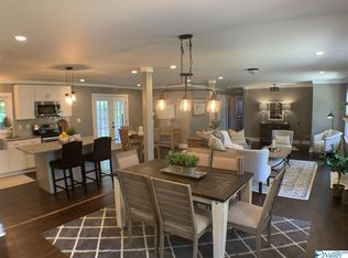 1500 W Market St, Athens, AL 35611