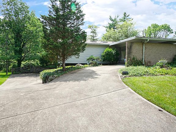 2nd image of 10298 Lochcrest Dr