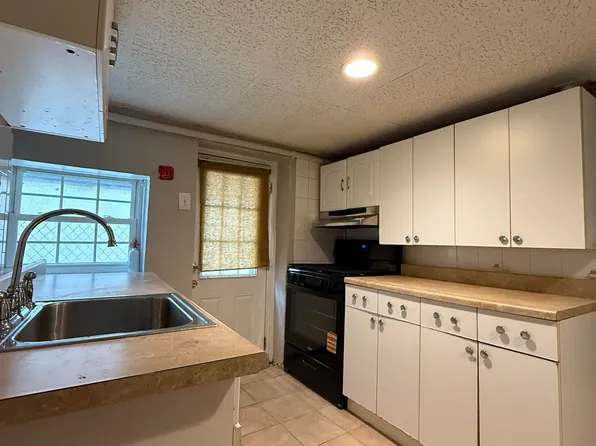 1430 44th Street image 3 of 9