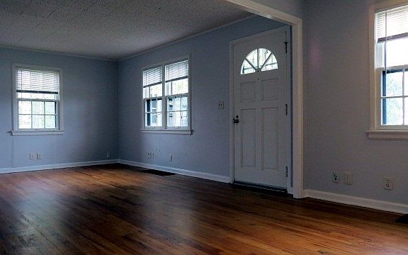 5th image of 839 N Madison St