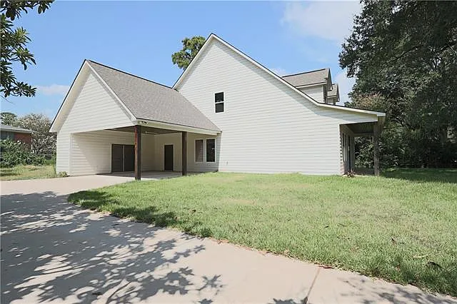 4 bed, 2.0 bath, 3025 sqft, $2,750 — Photo 3
