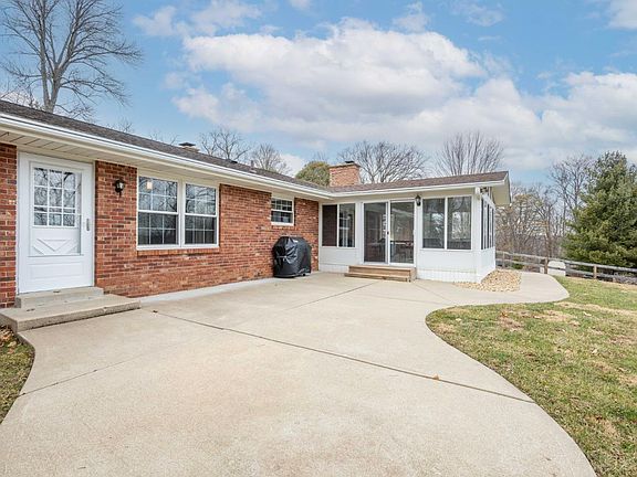 4th image of 11624 Edgewood Rd