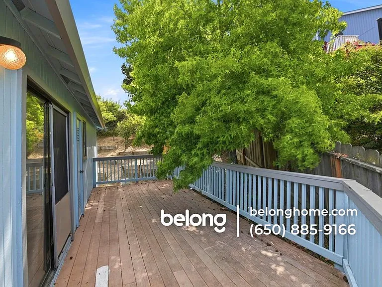 23460 Lakeridge Ave — Photo 5