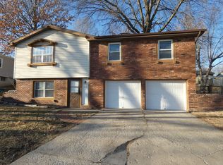 5220 NE 57th St, Kansas City, MO 64119
