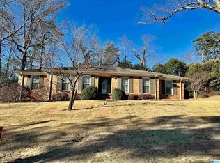 2176 Brookdale Ln, Vestavia Hills, AL 35216