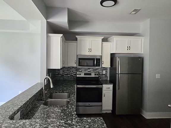 3rd image of 1116 Somerset Springs Dr