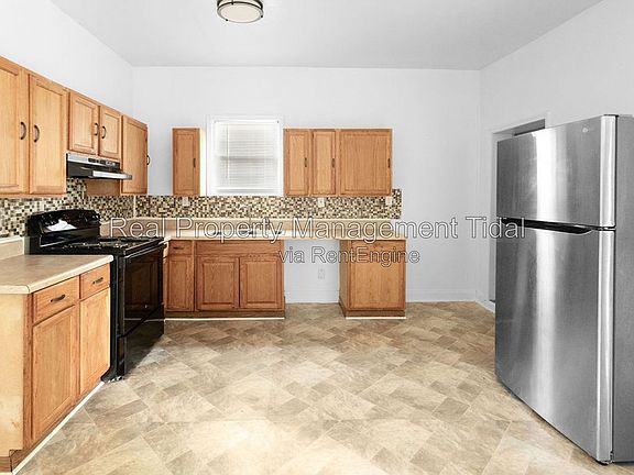 4th image of 1035 23rd St