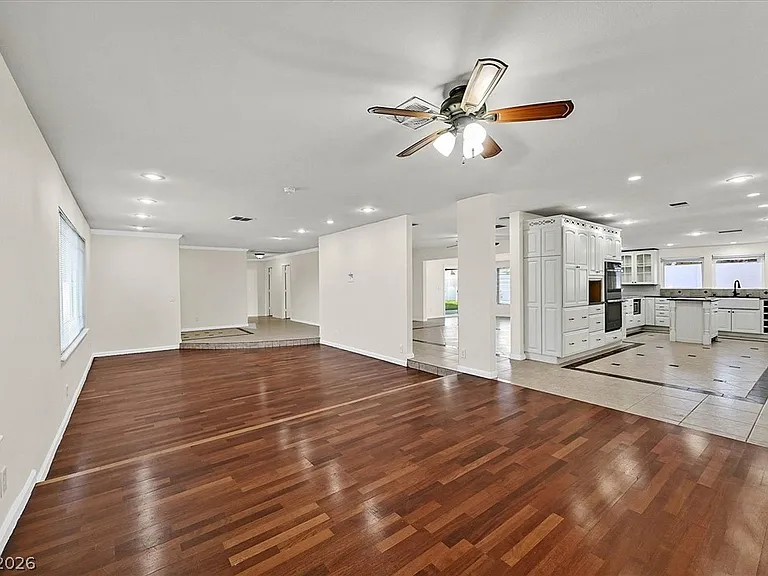 3645 Forestcrest Dr — Photo 5