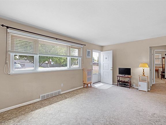 2nd image of 5872 Michael Dr