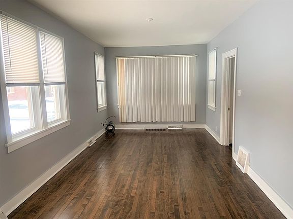 5th image of 3907 Fern St