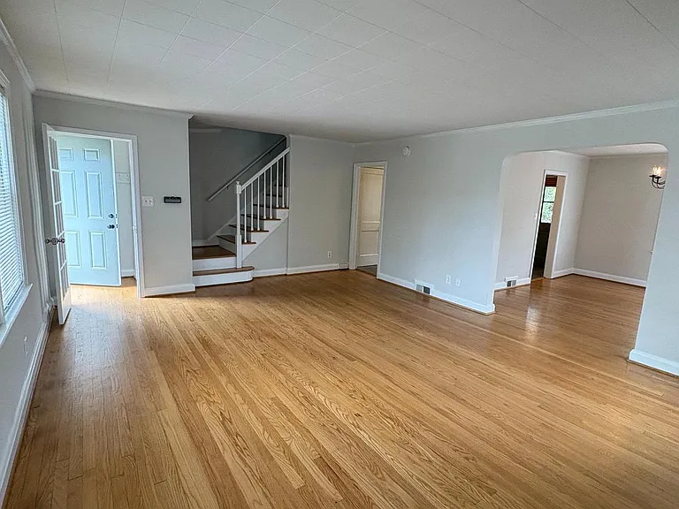 8134 Glen Gary Rd — Photo 7