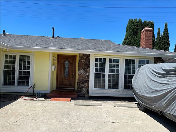 2nd image of 1079 S Clifpark Cir