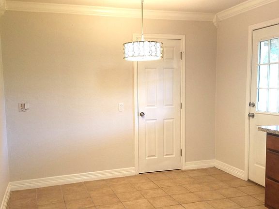 4th image of 2528 Central Blvd