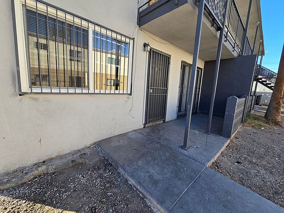 5th image of 520 Calcaterra Cir APT A