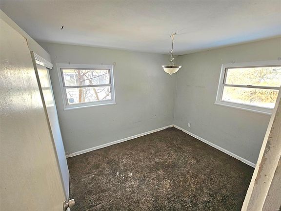 5th image of 131 Brigadoon Cir