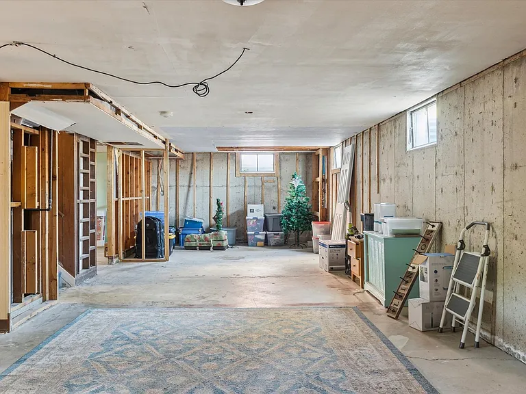 269 Beryl Way — Photo 31