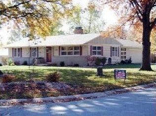 6620 NW Sweetbriar Ct, Kansas City, MO 64151
