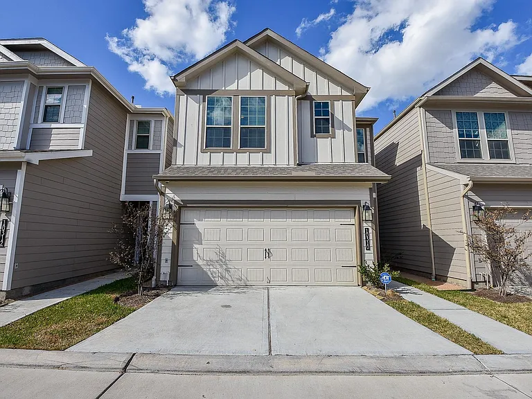 10310 Marston Vineyard Dr — Photo 1