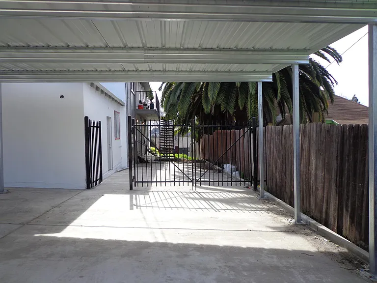 Carolina St — Photo 7