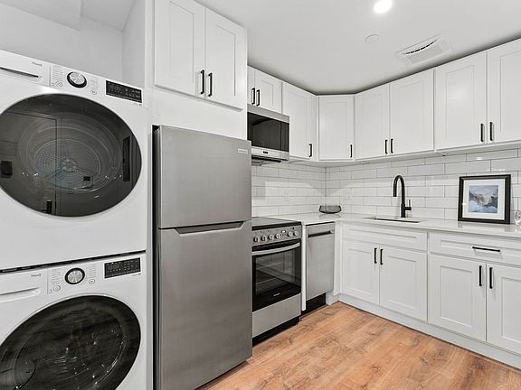 4th image of 125 Saint James Pl #G