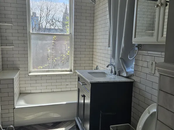 271 Smith Street image 9 of 11