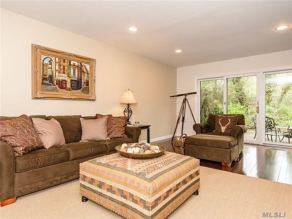 3rd image of 25 Meadowood Dr Unit 25