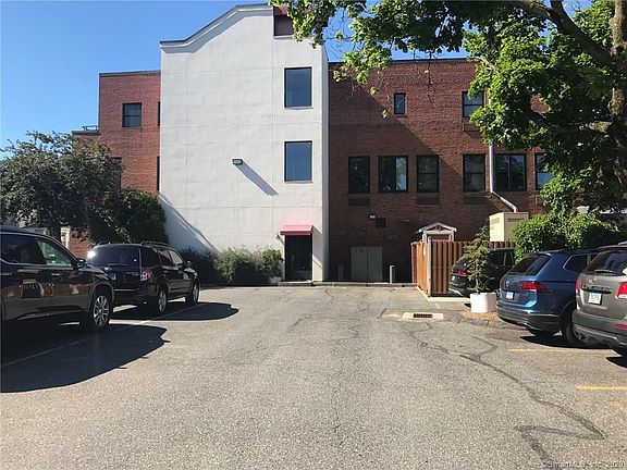 2nd image of 32 Haviland St #204