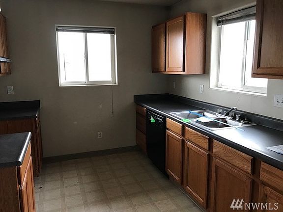 2nd image of 132 Silverdust Dr