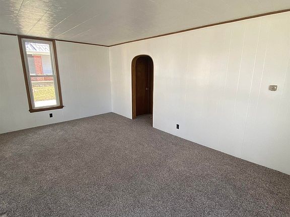 4th image of 108 E Kendall St