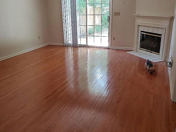 3rd image of 3550 Killarney Plaza Dr