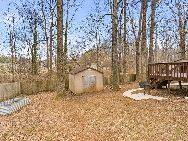 1456 London Dr — Photo 30