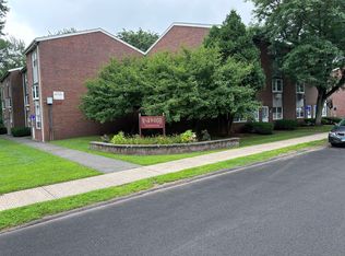 66 Beths Ave APT 17, Bristol, CT 06010