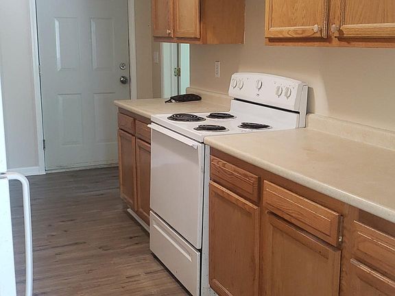 2nd image of 254 E Main St APT 5
