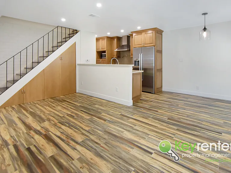 2255 Segundo Ct #2 — Photo 3