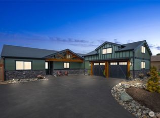 8227 Comox Road, Blaine, WA