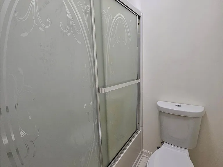 802 Selwyn Oaks Ct — Photo 11