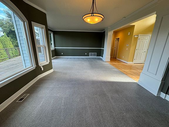 5th image of 601 Bronson Pl NE