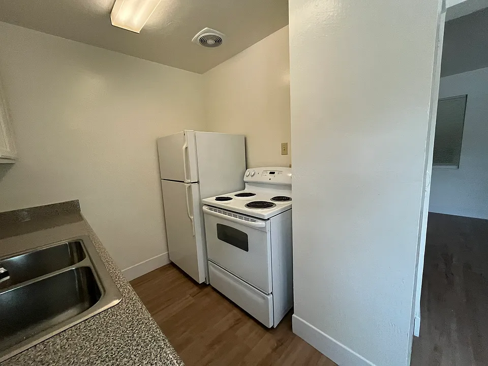 1517 12th St #4