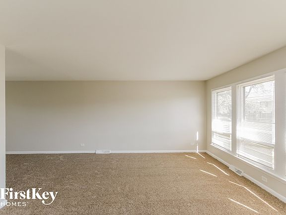 3rd image of 15924 Minerva Ave