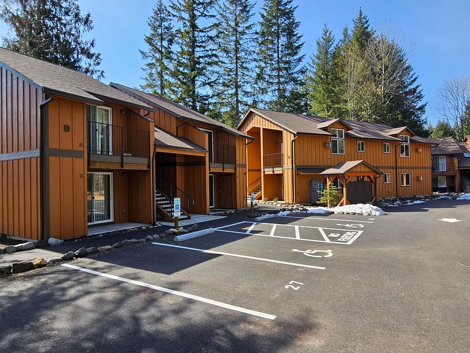 1-Bedroom and Studio Building