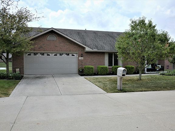 2nd image of 795 Hickory Hl