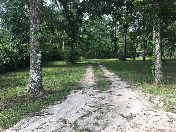 4th image of 83 Kathy Ann Dr